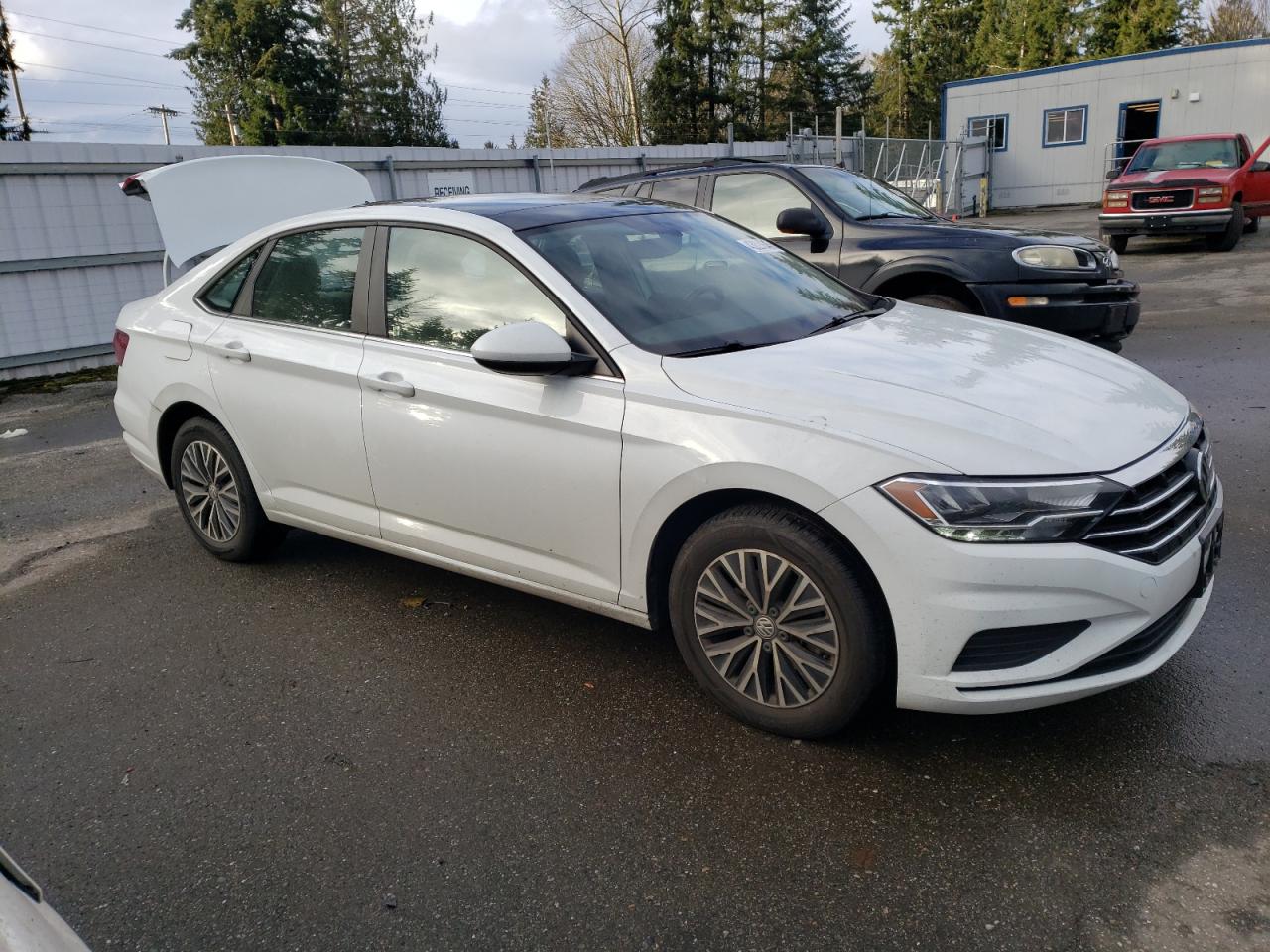 2019 Volkswagen Jetta - Image 4