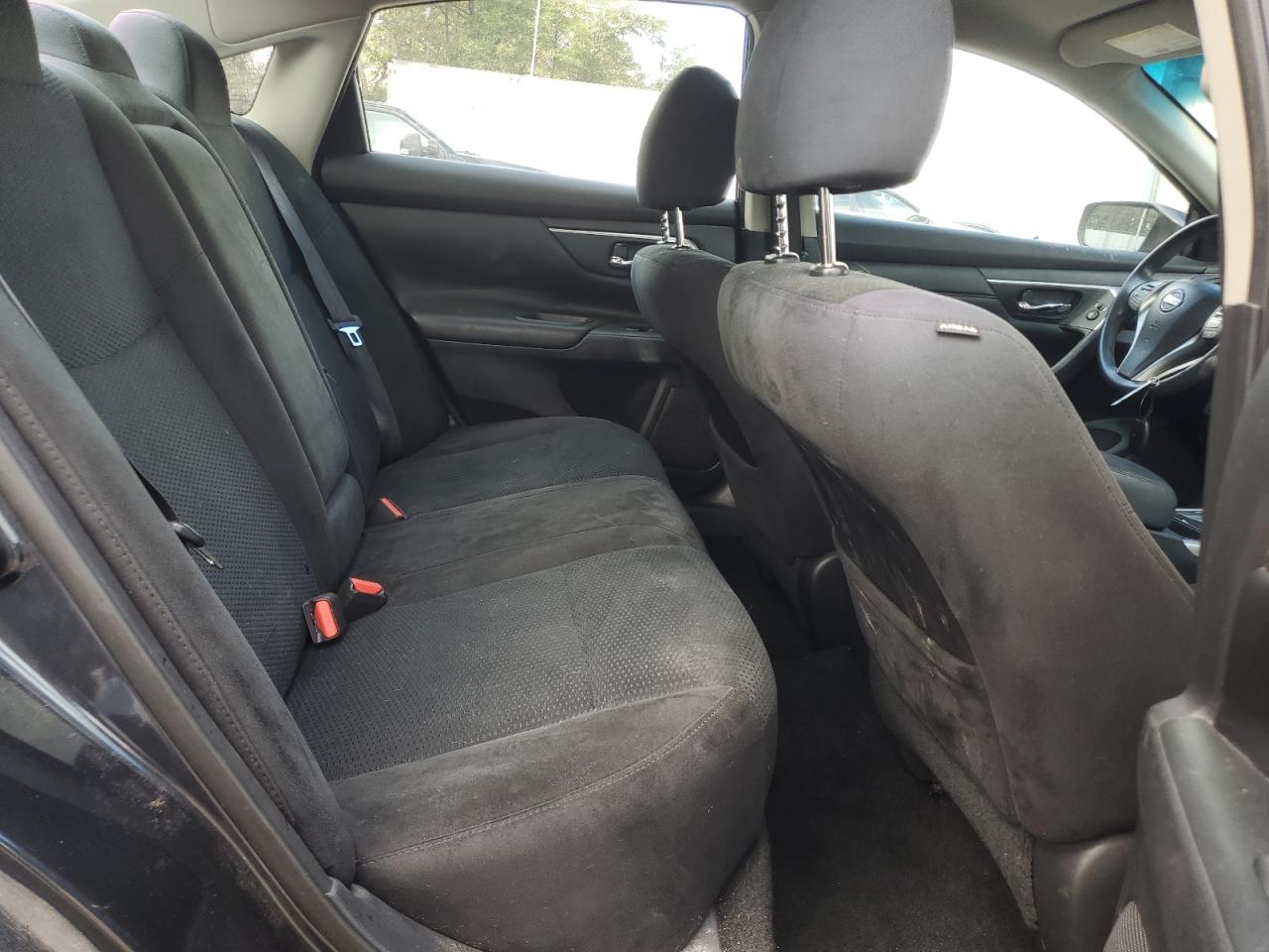 2015 Nissan Altima - Image 10