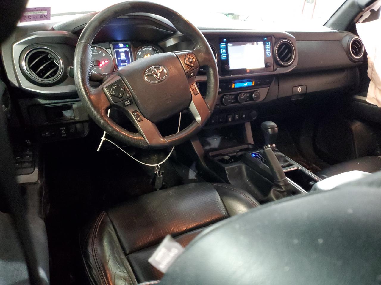 2019 Toyota Tacoma - Image 8