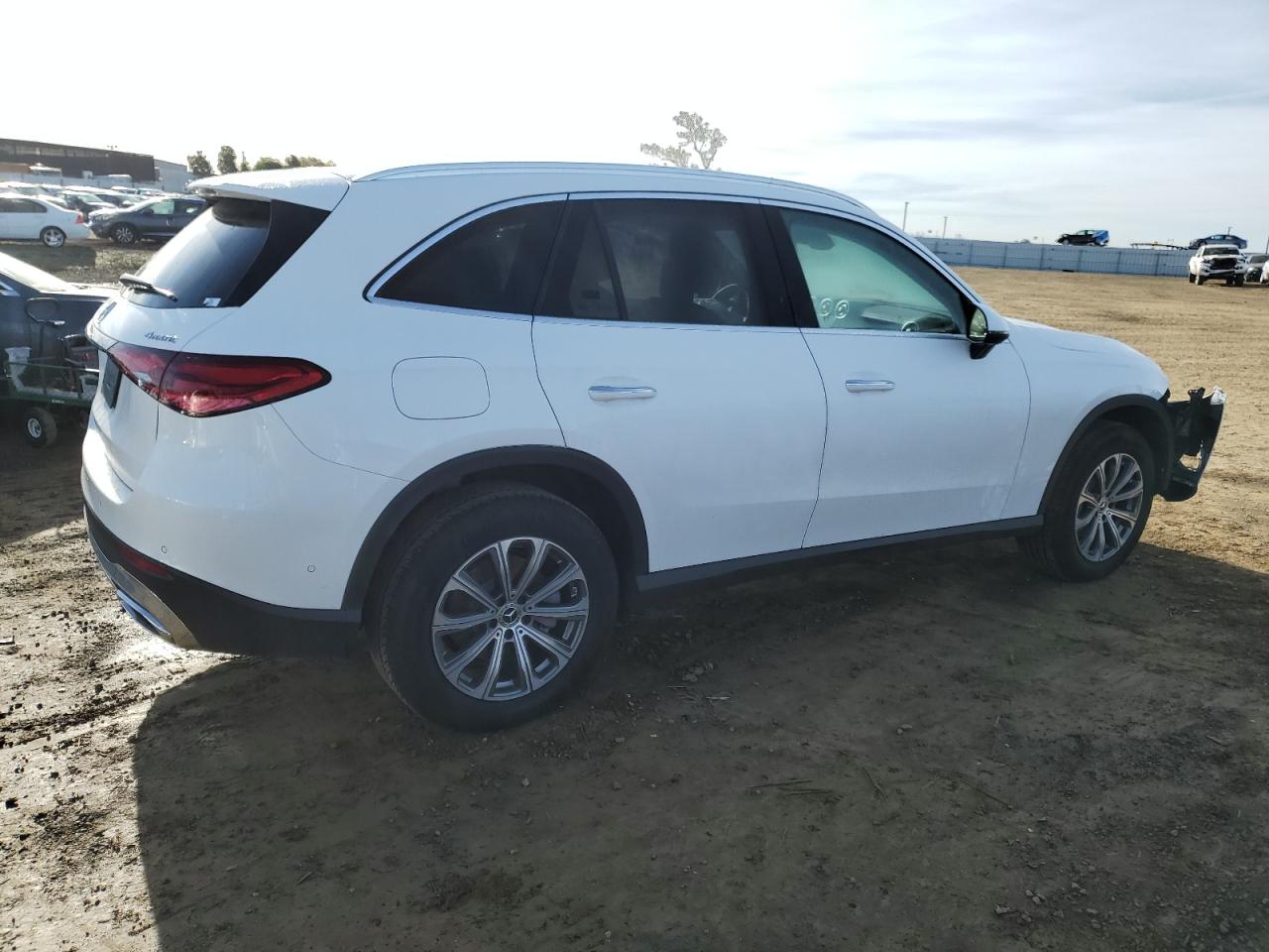 2024 Mercedes-Benz GLC - Image 3