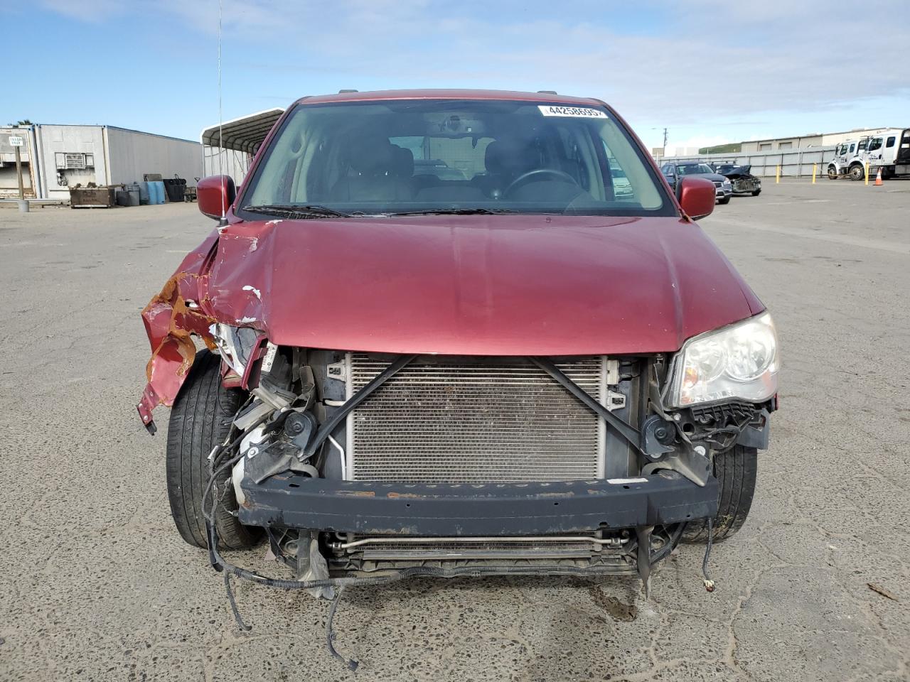 2014 Chrysler Town & Country - Image 5