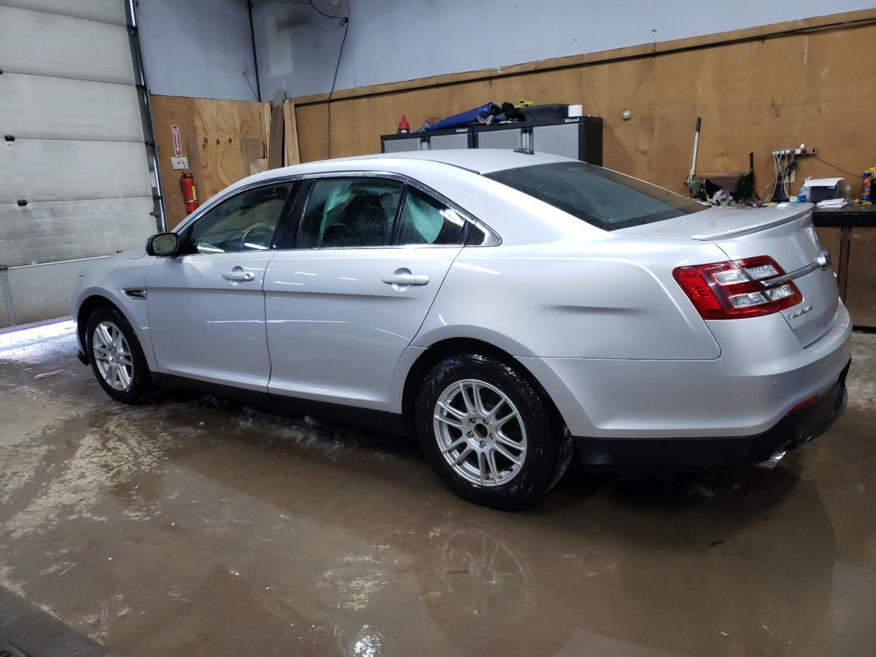 2017 Ford Taurus - Image 2