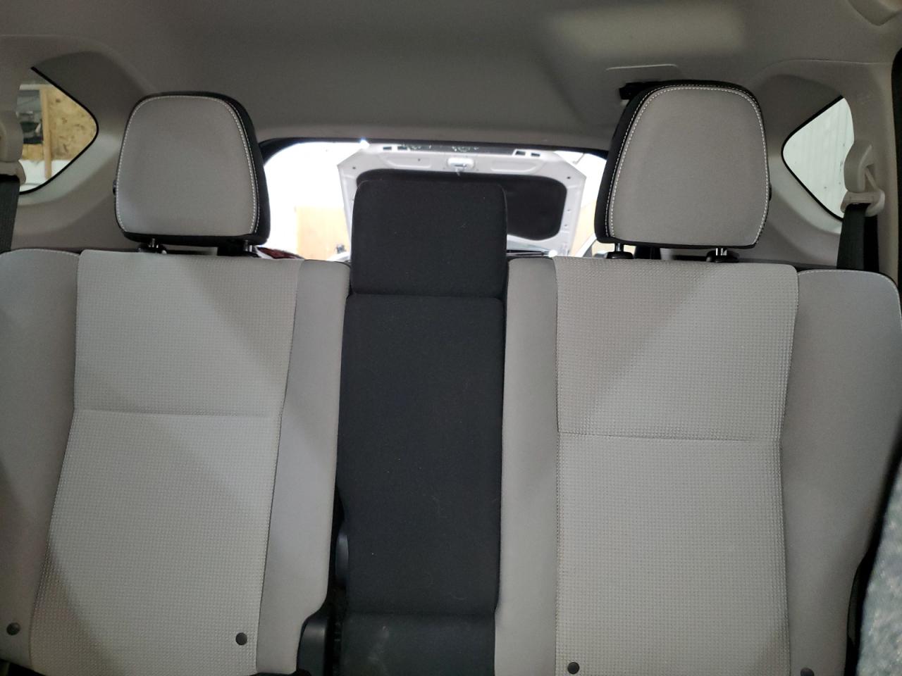 2018 Toyota RAV 4 - Image 10