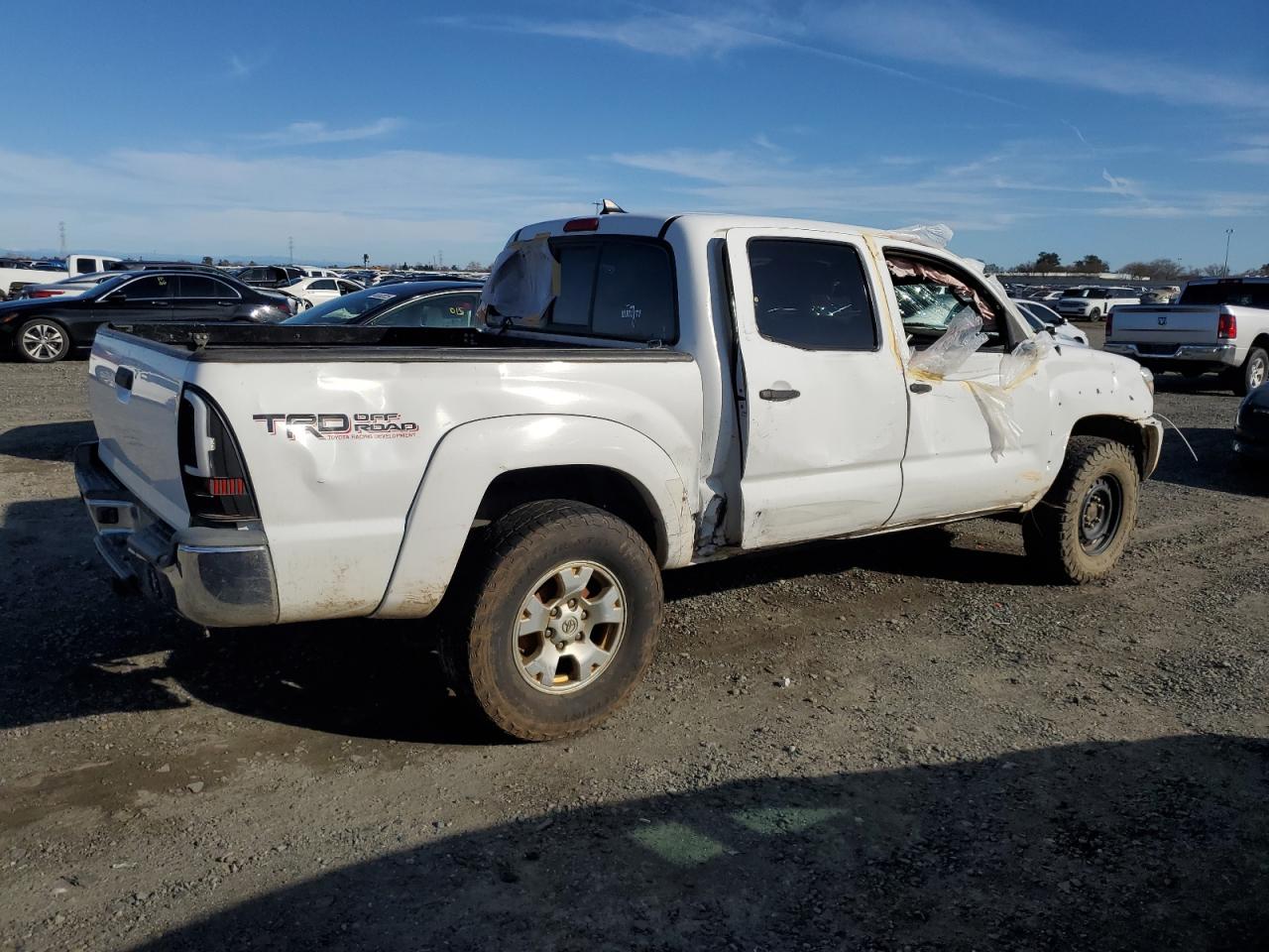 2013 Toyota Tacoma - Image 3