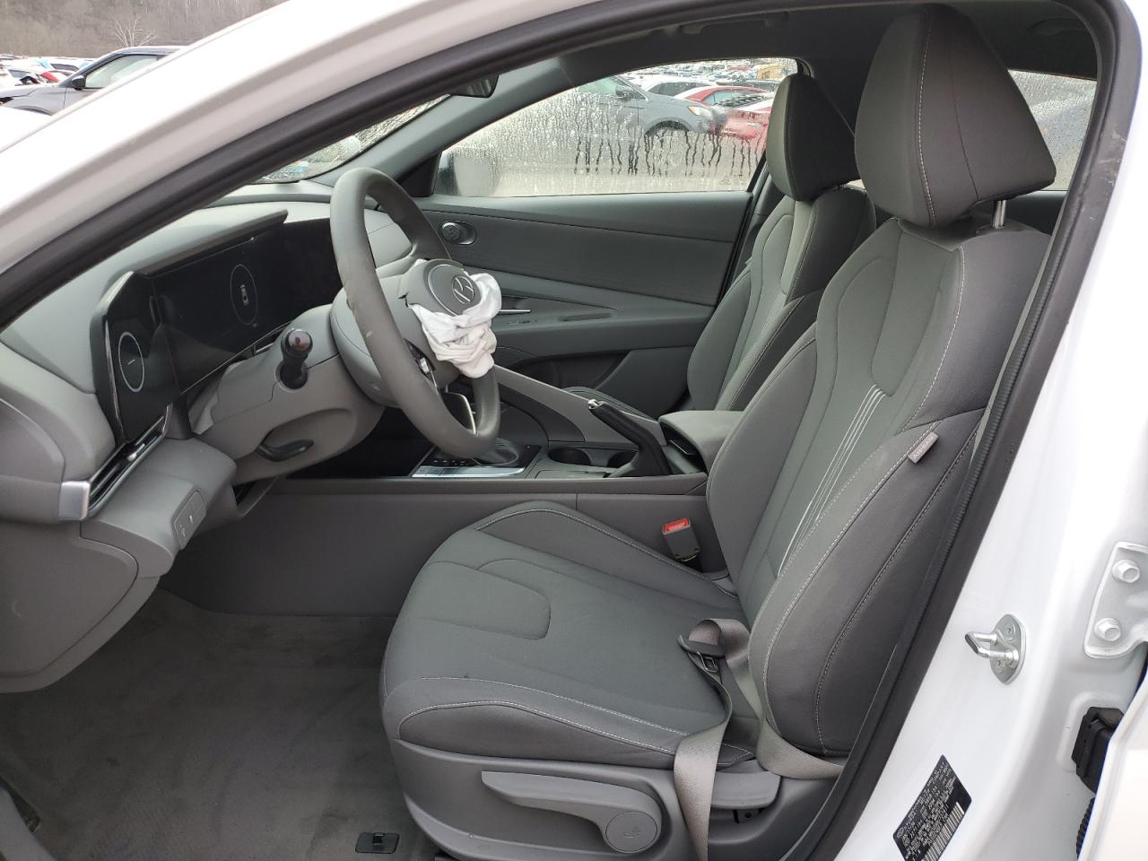 2024 Hyundai Elantra - Image 7