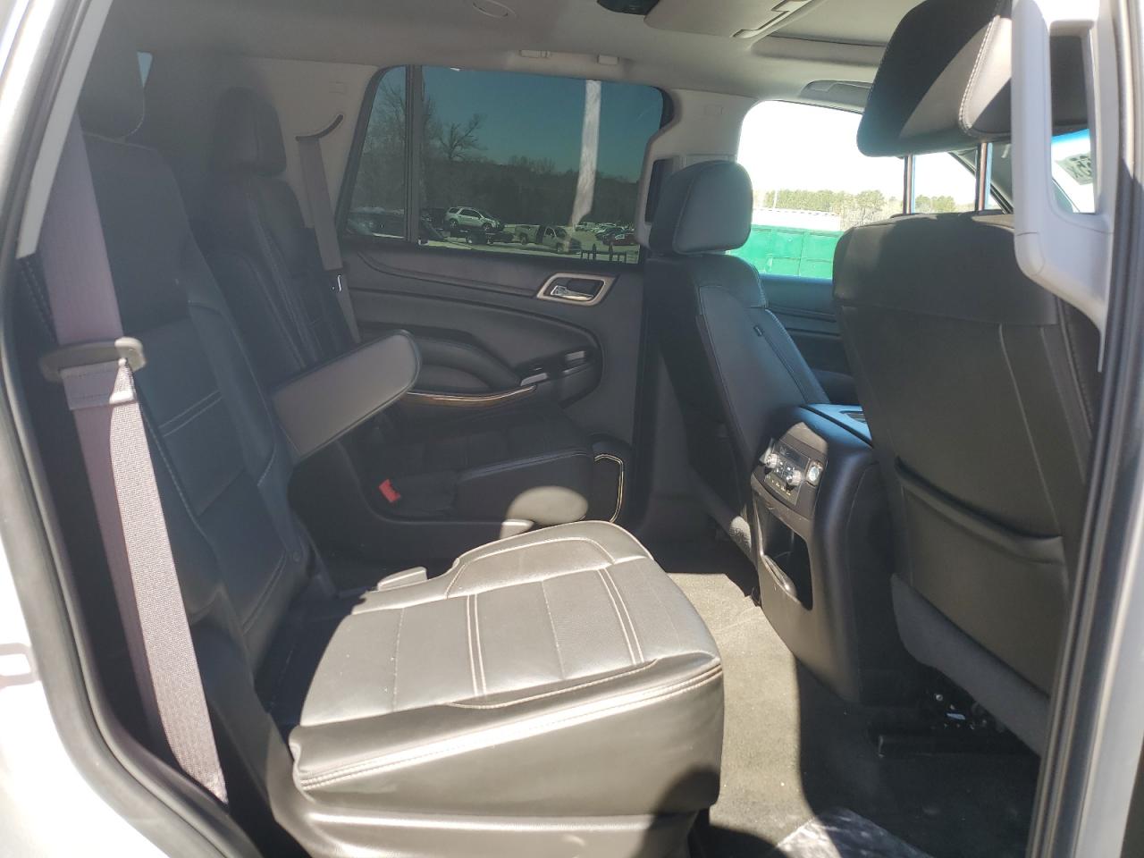 2017 GMC Yukon - Image 10