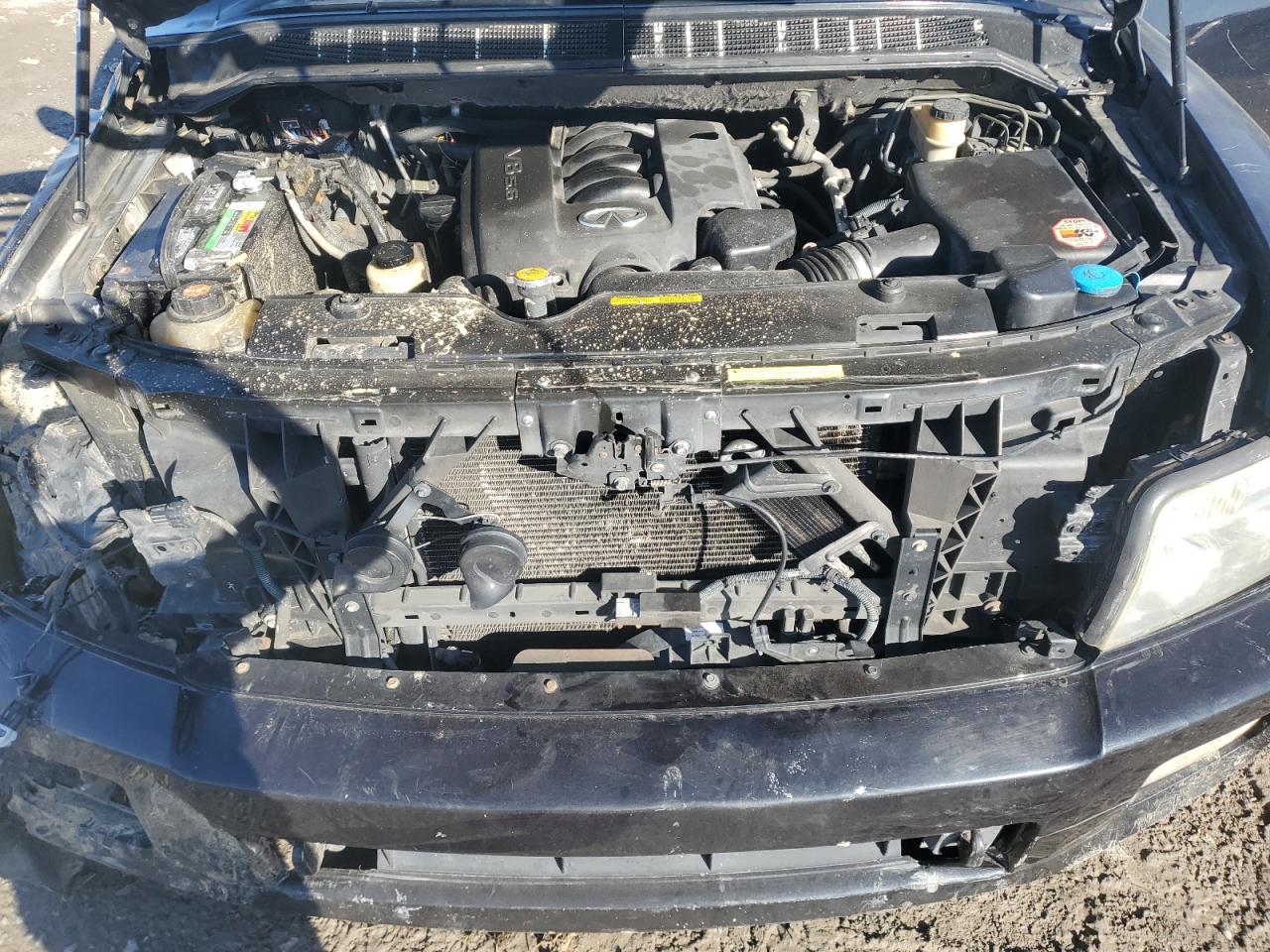 2004 Infiniti QX56 - Image 12