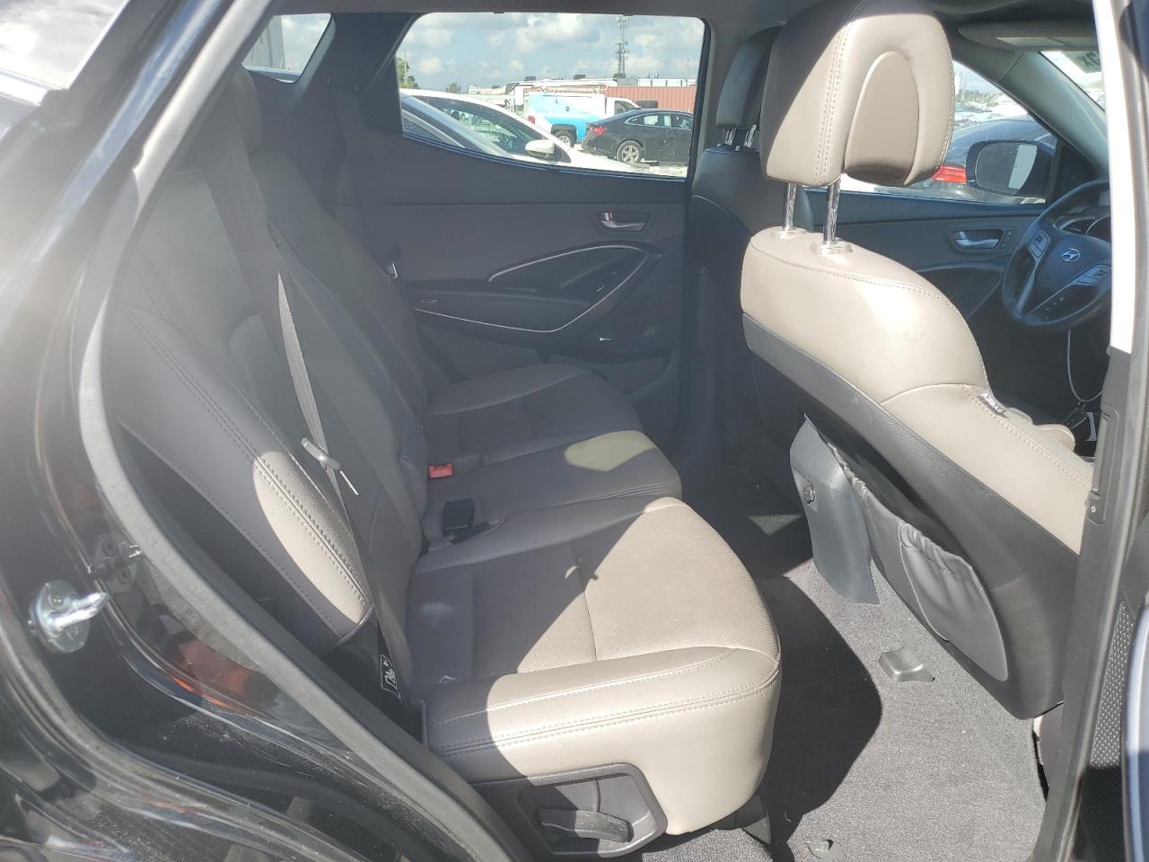 2018 Hyundai Santa Fe - Image 10
