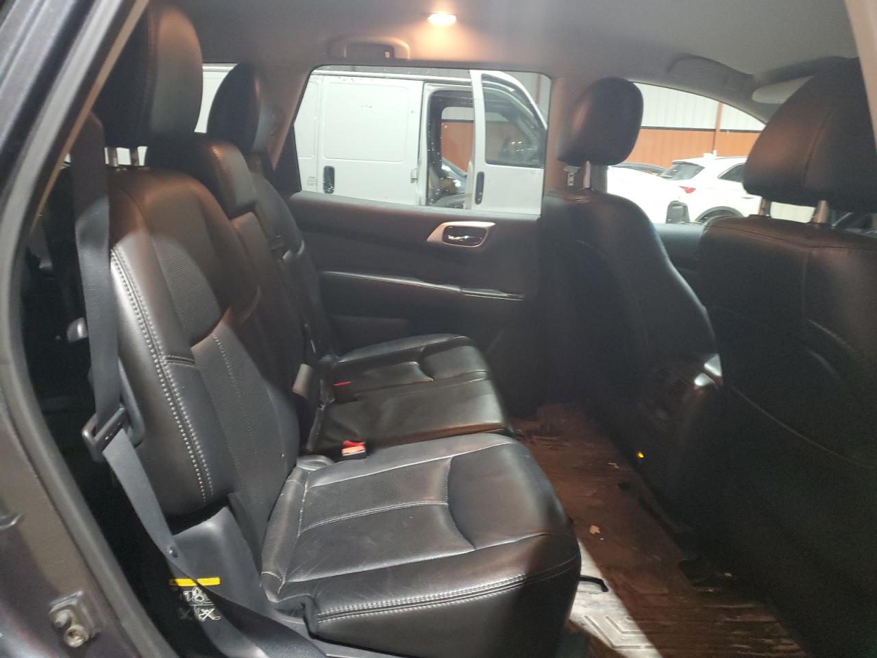 2014 Nissan Pathfinder - Image 11