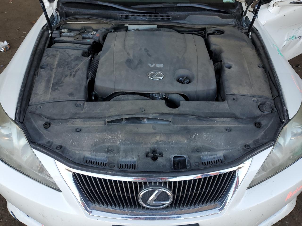 2010 Lexus IS - Image 11