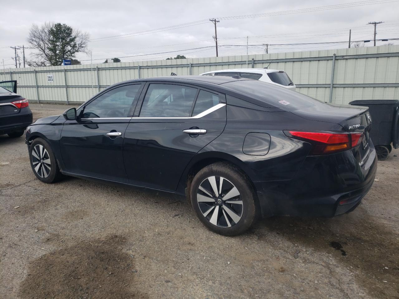 2019 Nissan Altima - Image 2