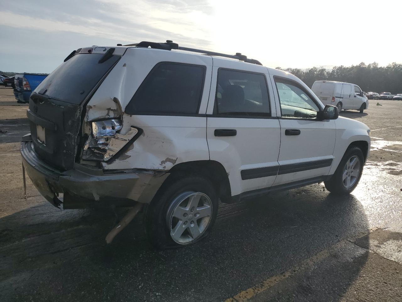 2005 Jeep Grand Cherokee - Image 3