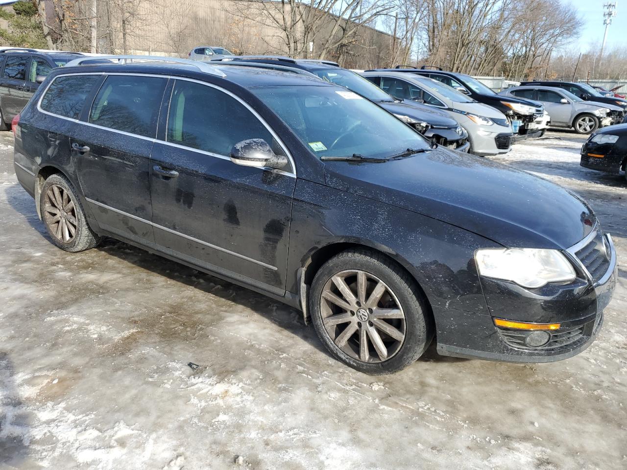 2010 Volkswagen Passat - Image 4