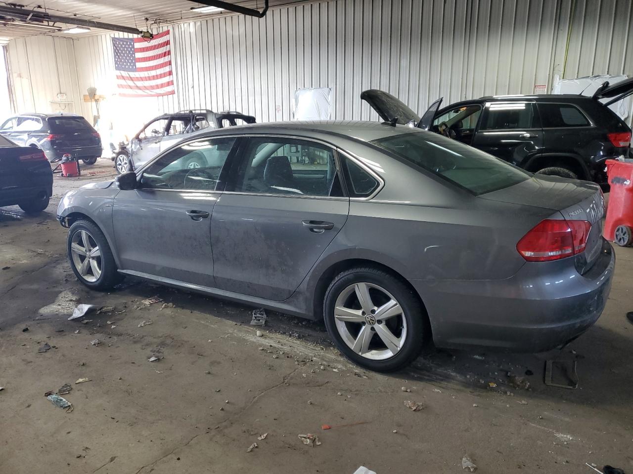 2015 Volkswagen Passat - Image 2