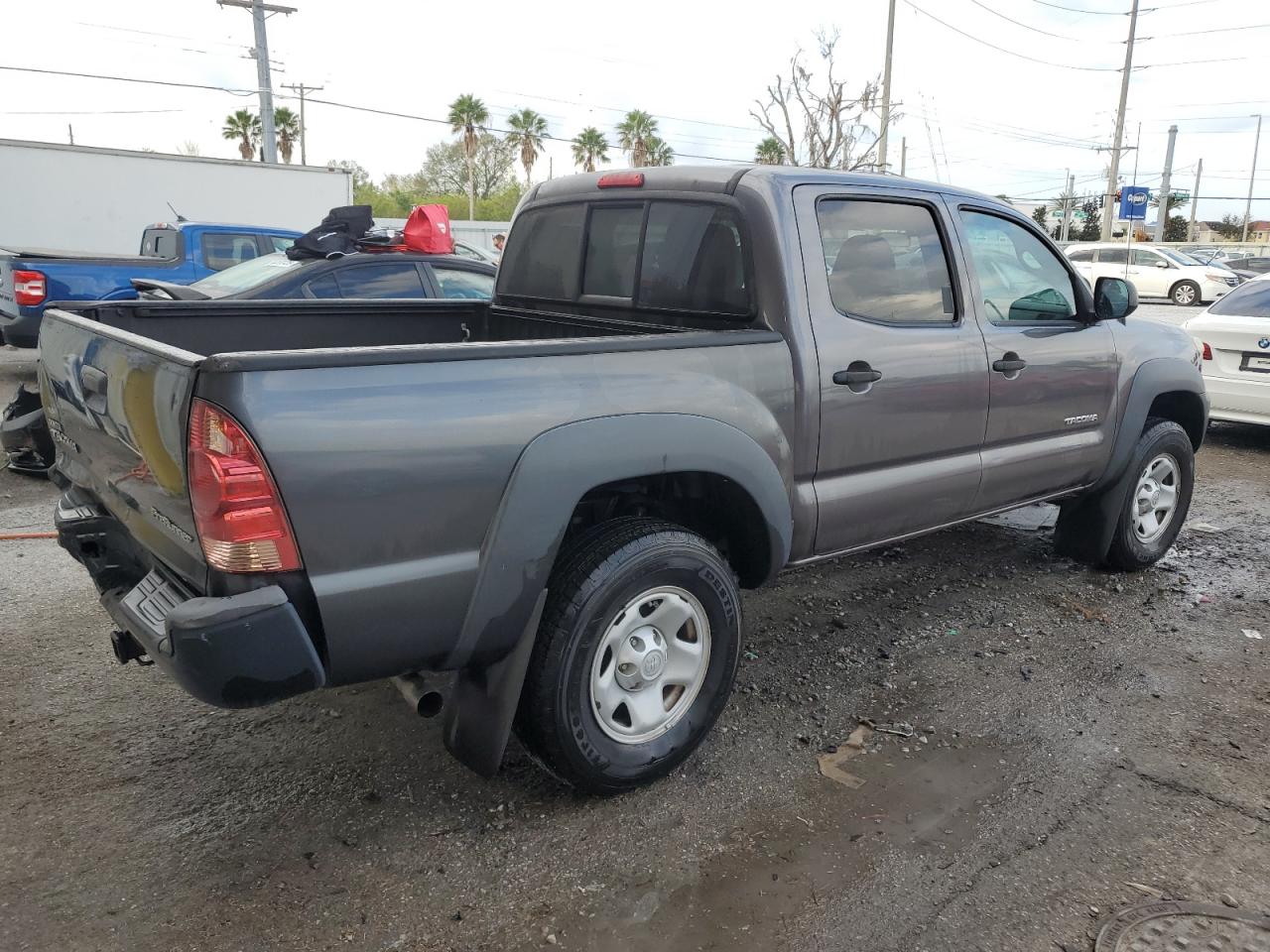 2015 Toyota Tacoma - Image 3