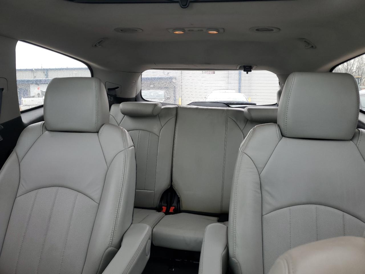 2011 Chevrolet Traverse - Image 10