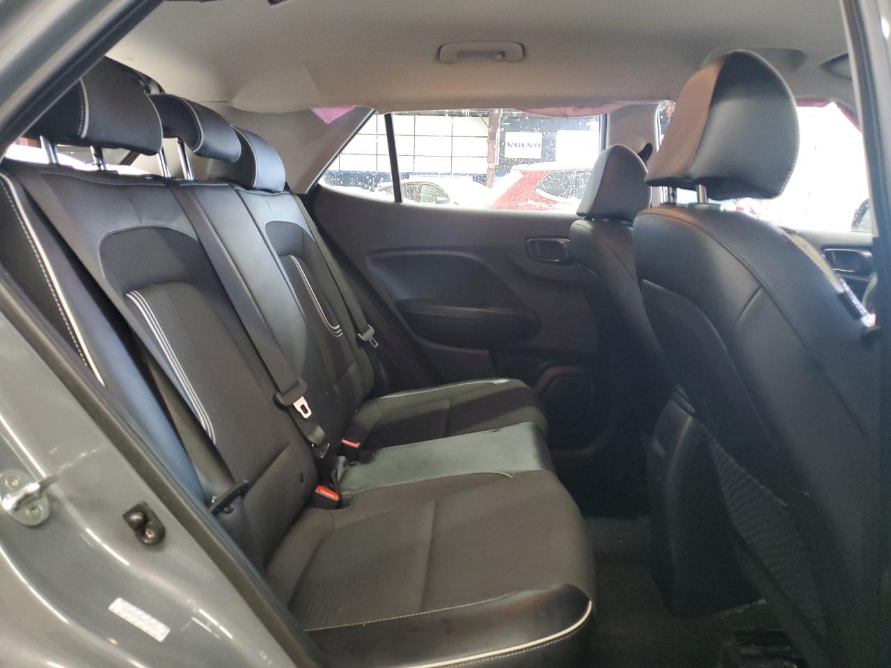 2022 Hyundai Venue - Image 11