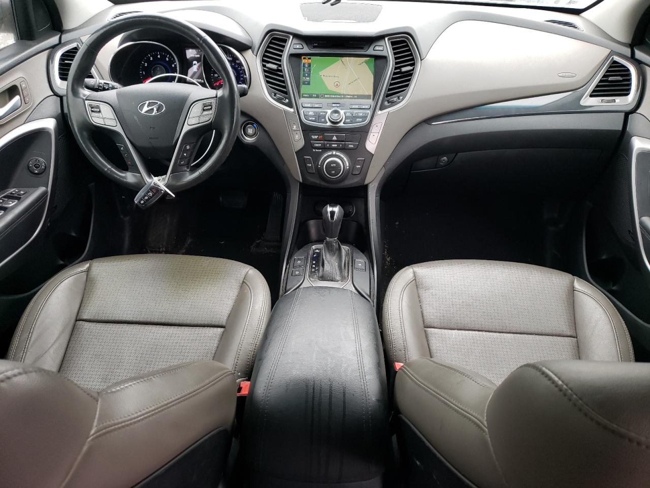 2016 Hyundai Santa Fe - Image 8