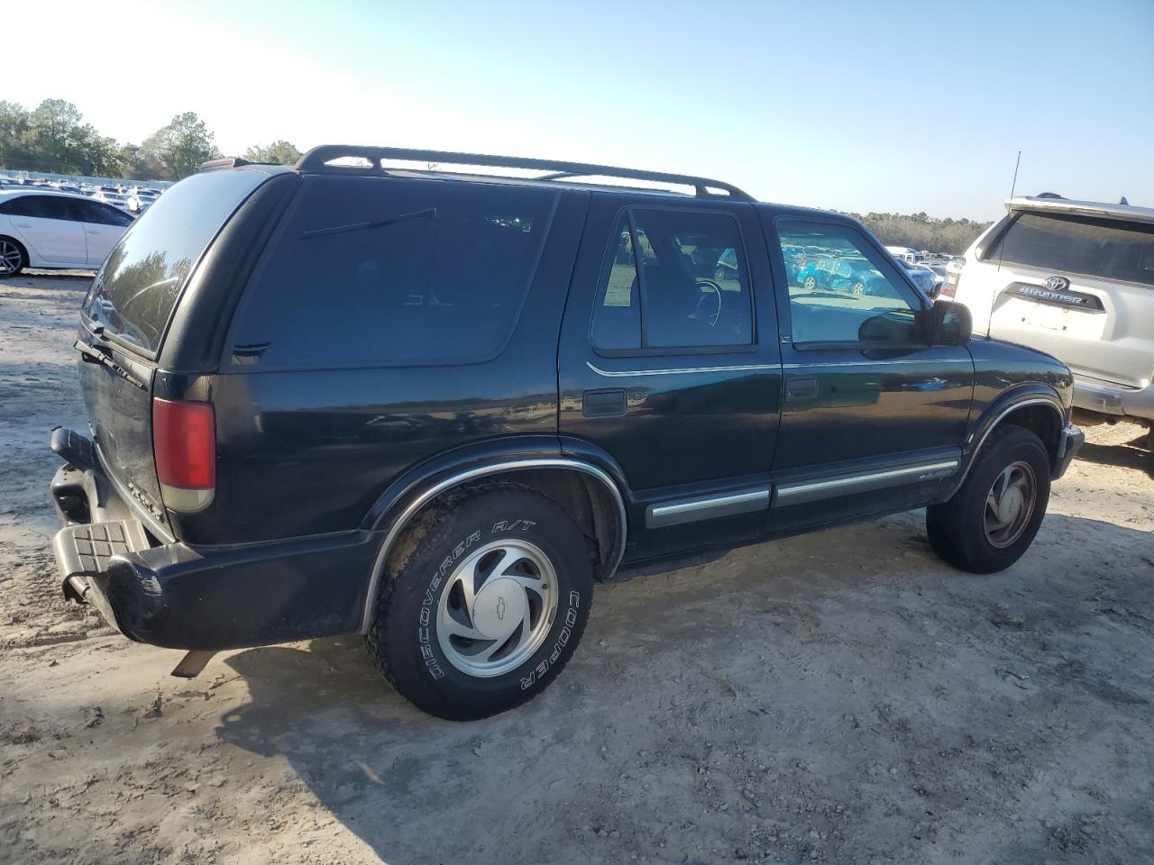 2000 Chevrolet Blazer - Image 3