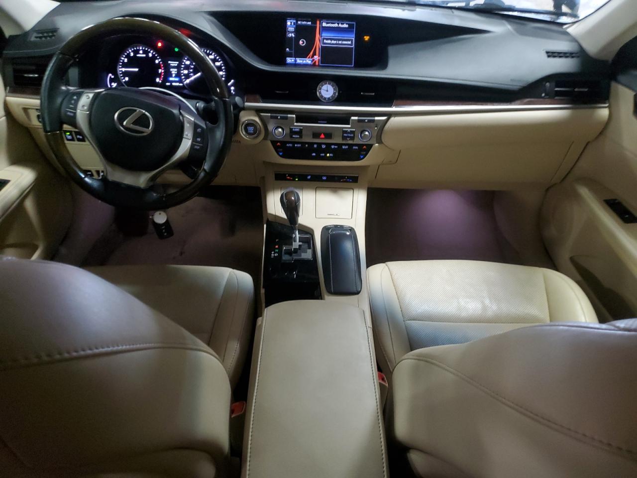 2013 Lexus ES - Image 8