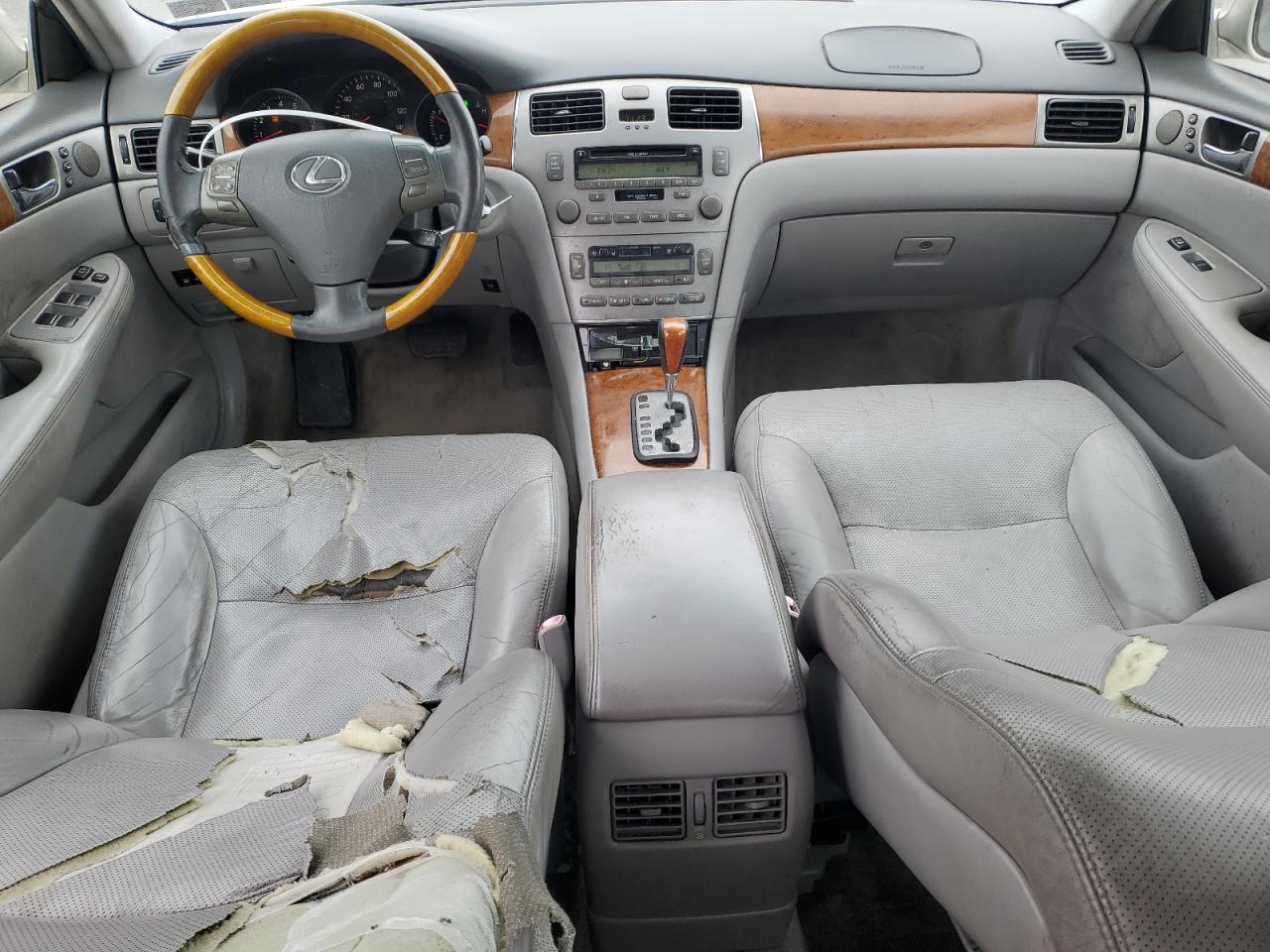 2005 Lexus ES - Image 8