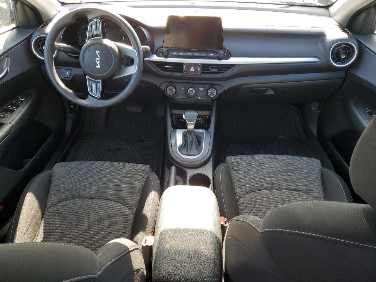 2022 Kia Forte - Image 8