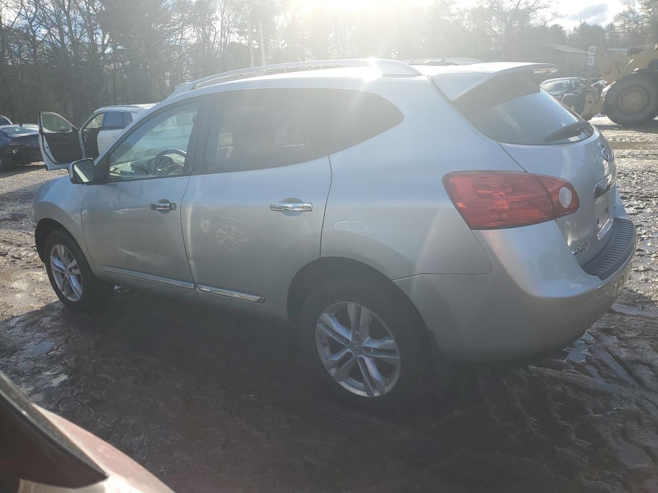 2012 Nissan Rogue - Image 2