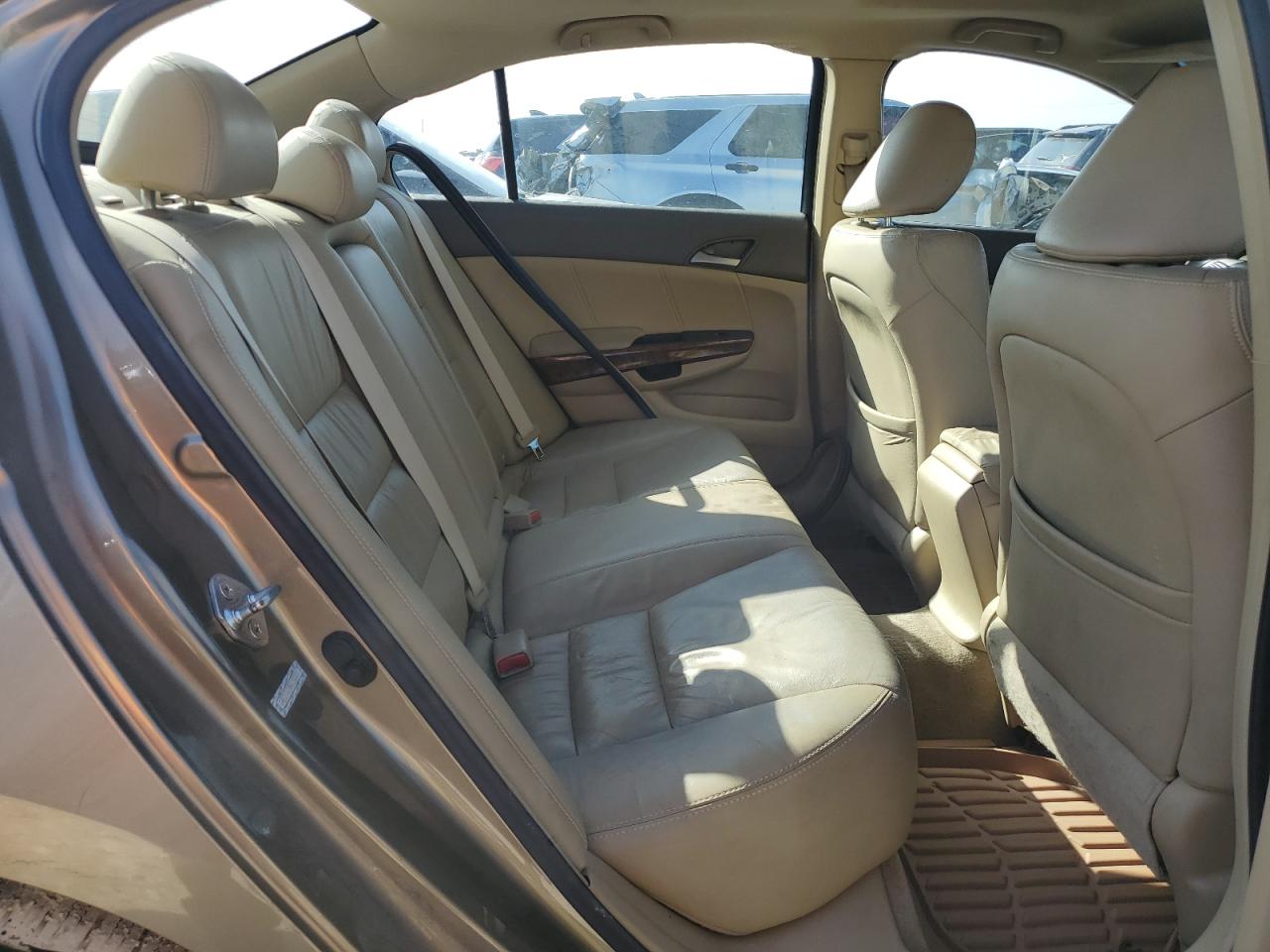 2009 Honda Accord - Image 11