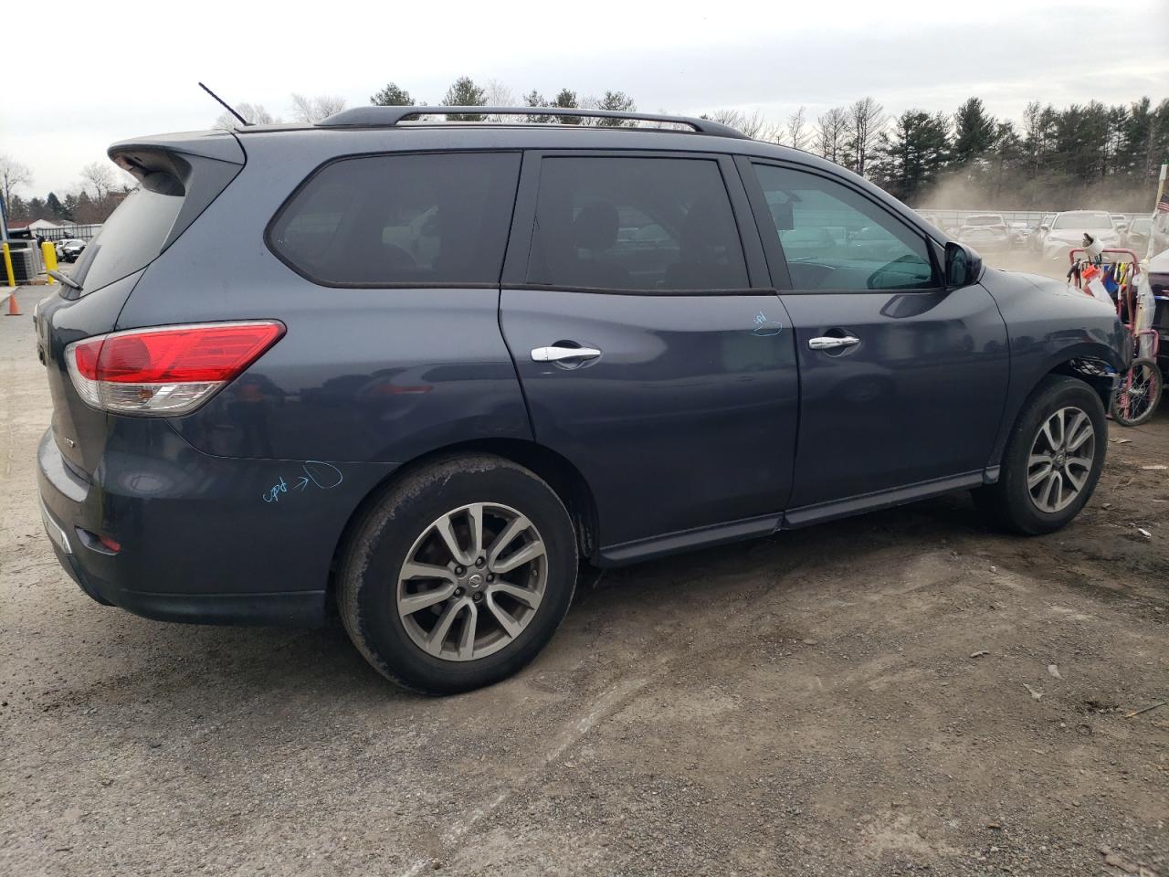 2014 Nissan Pathfinder - Image 3