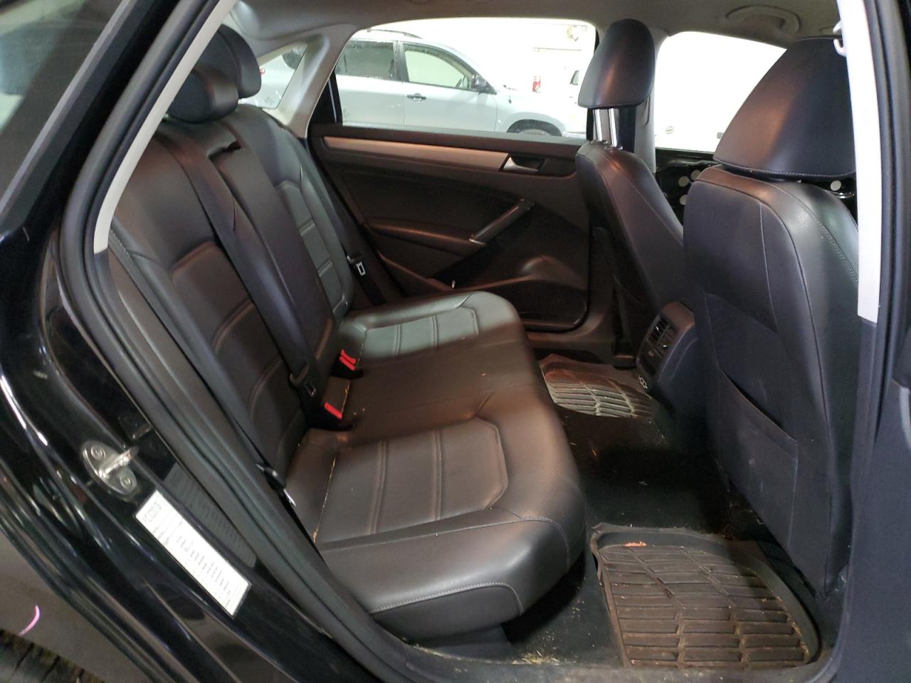 2020 Volkswagen Passat - Image 10