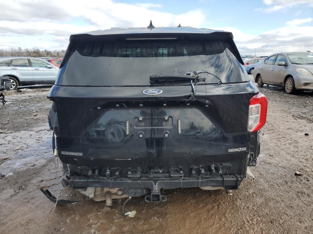 2022 Ford Explorer - Image 6