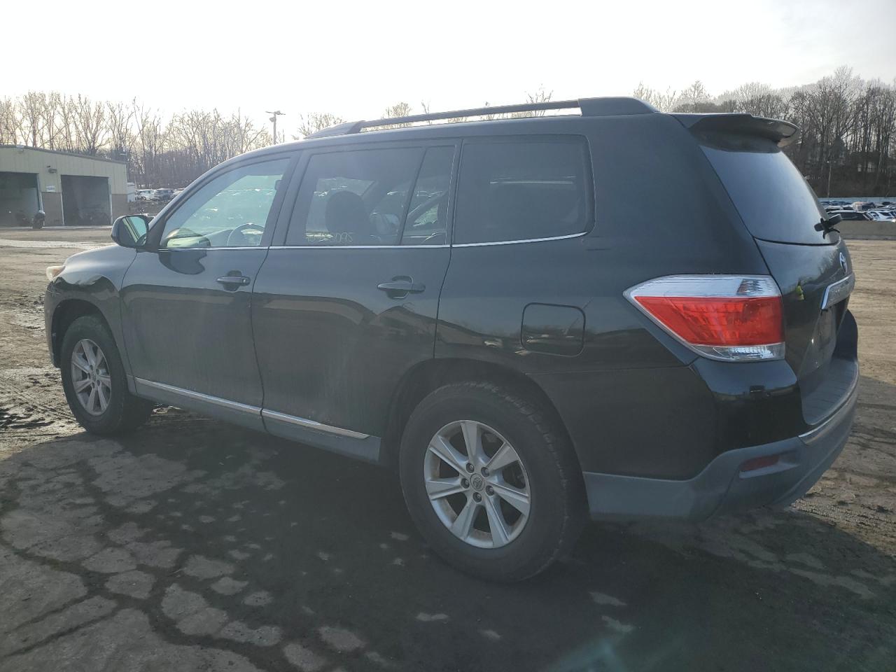 2011 Toyota Highlander - Image 2