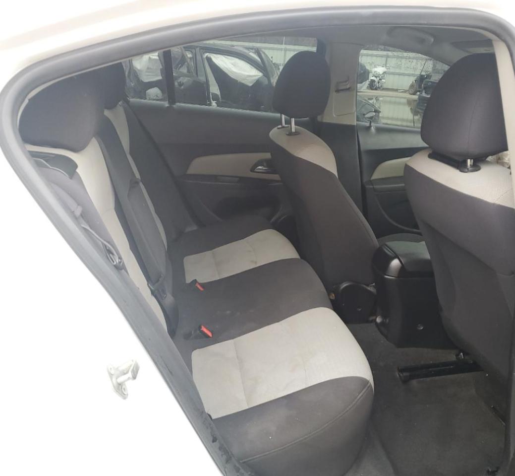 2013 Chevrolet Cruze - Image 10