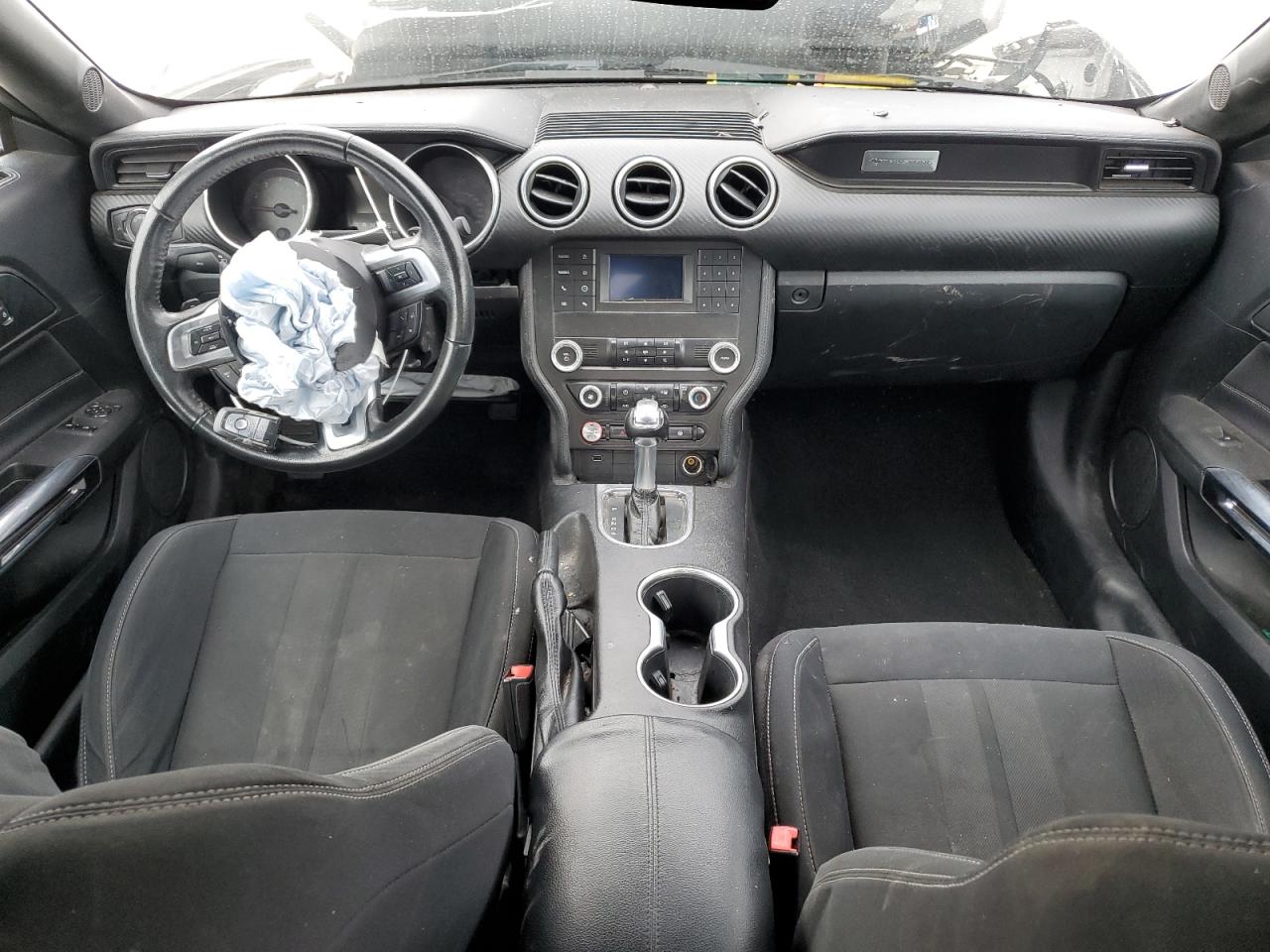 2019 Ford Mustang - Image 8