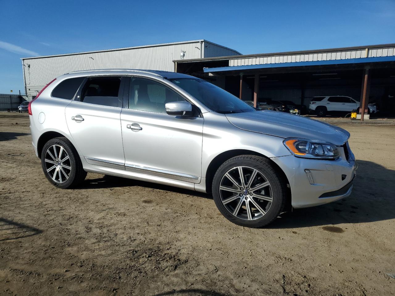 2016 Volvo XC60 - Image 4
