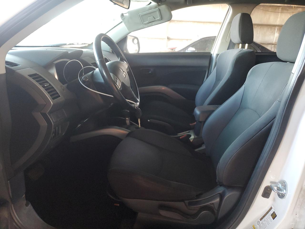 2008 Mitsubishi Outlander - Image 7