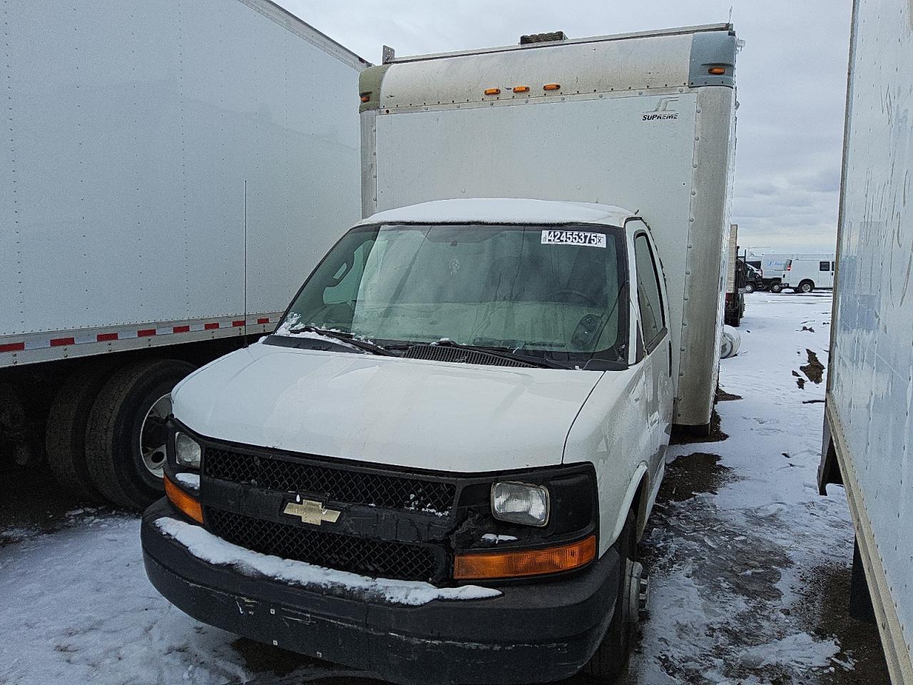 2016 Chevrolet Express - Image 1