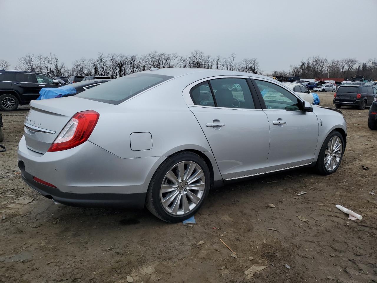 2015 Lincoln MKS - Image 3