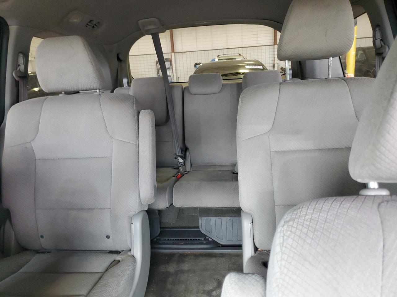 2015 Honda Odyssey - Image 10