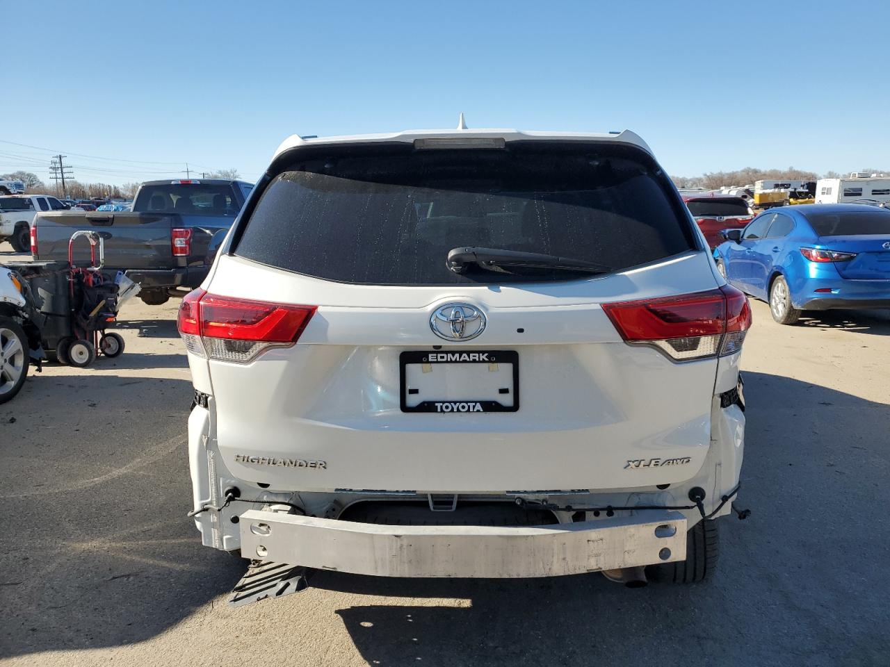 2019 Toyota Highlander - Image 6