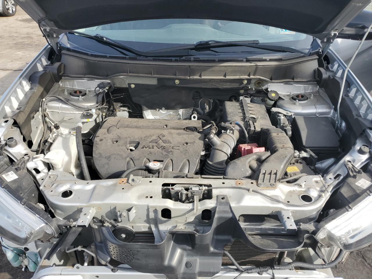 2019 Mitsubishi Outlander - Image 12