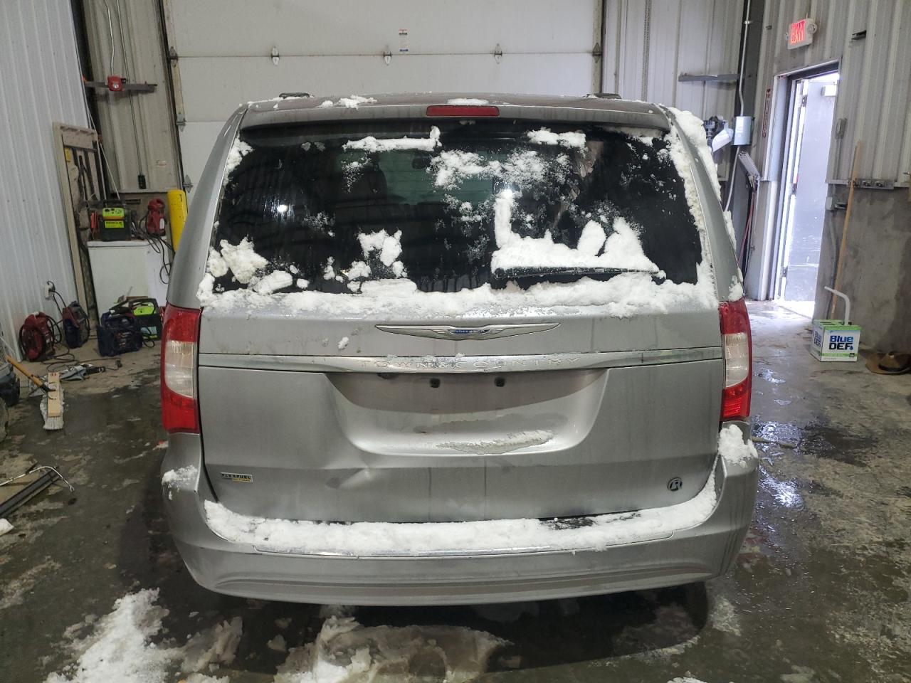 2016 Chrysler Town & Country - Image 6