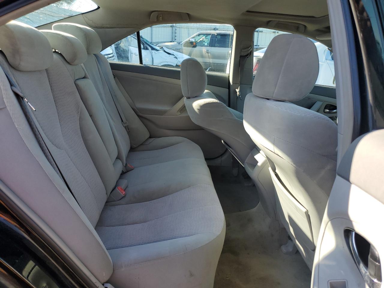 2010 Toyota Camry - Image 10