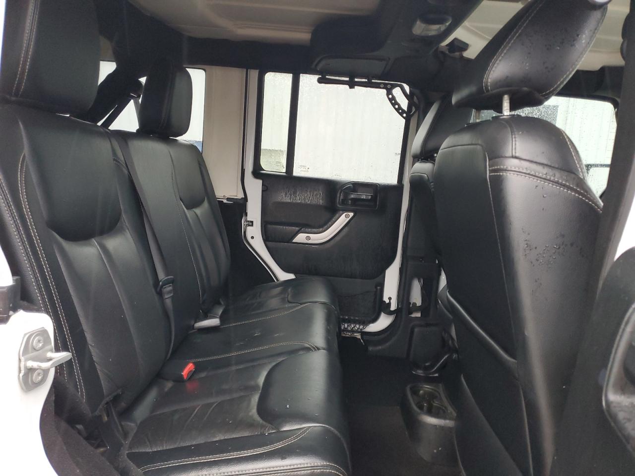 2017 Jeep Wrangler - Image 10