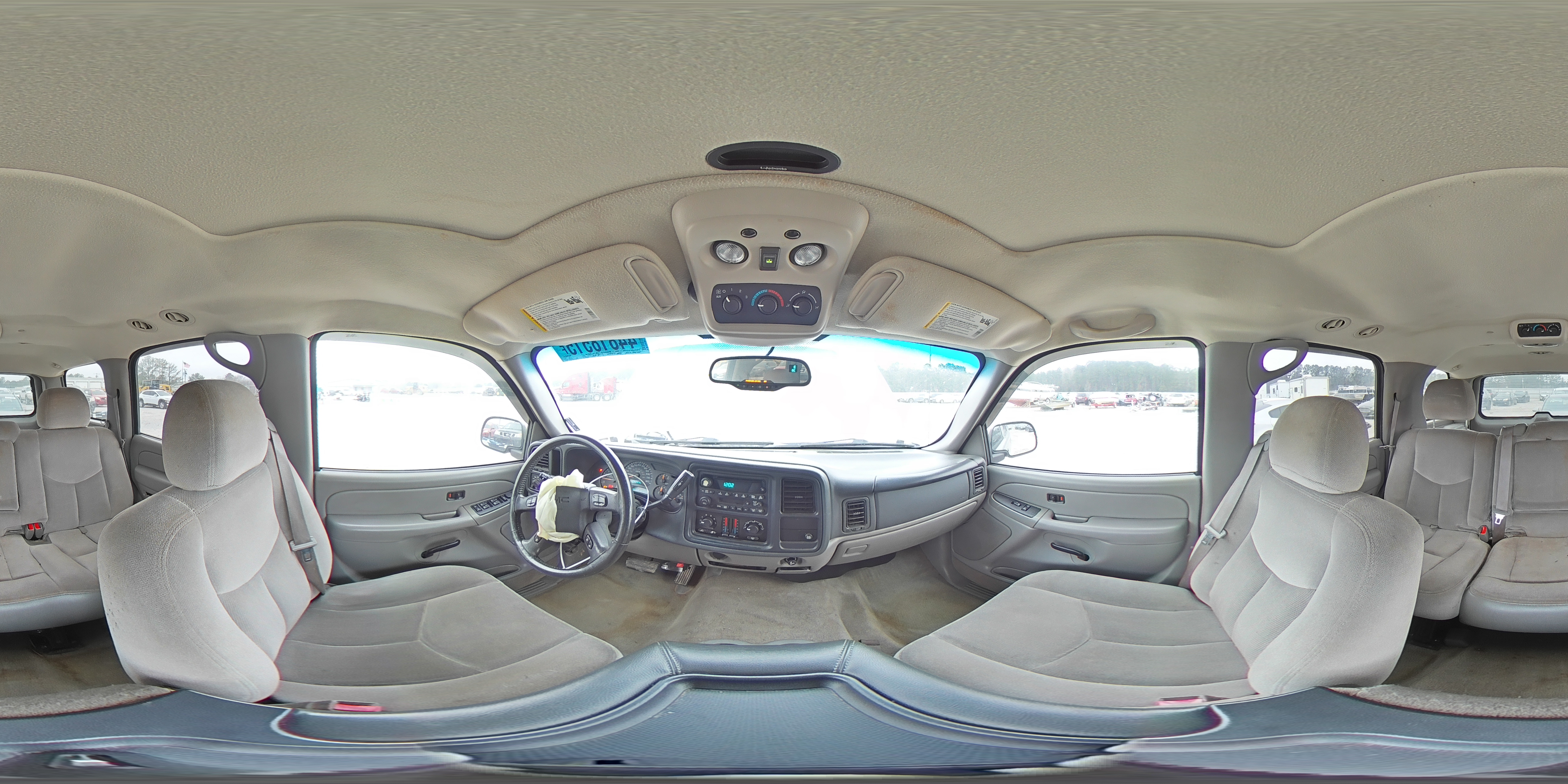 2005 GMC Yukon - Image 13
