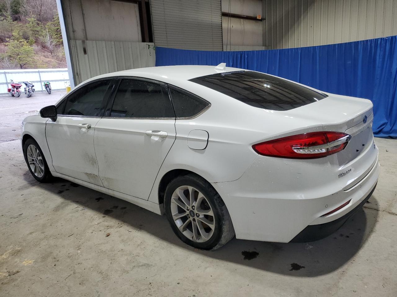 2019 Ford Fusion - Image 2