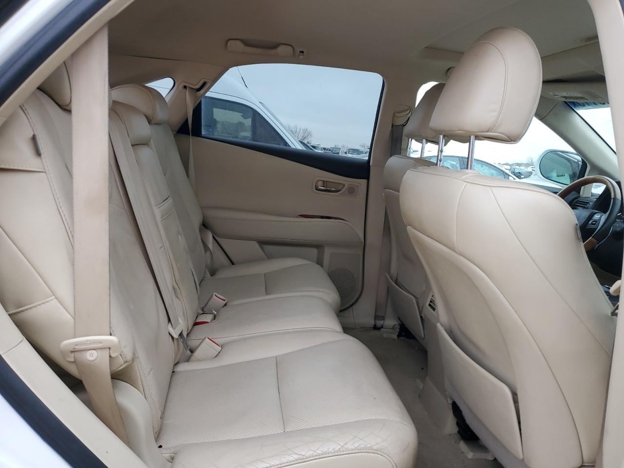 2010 Lexus RX - Image 11