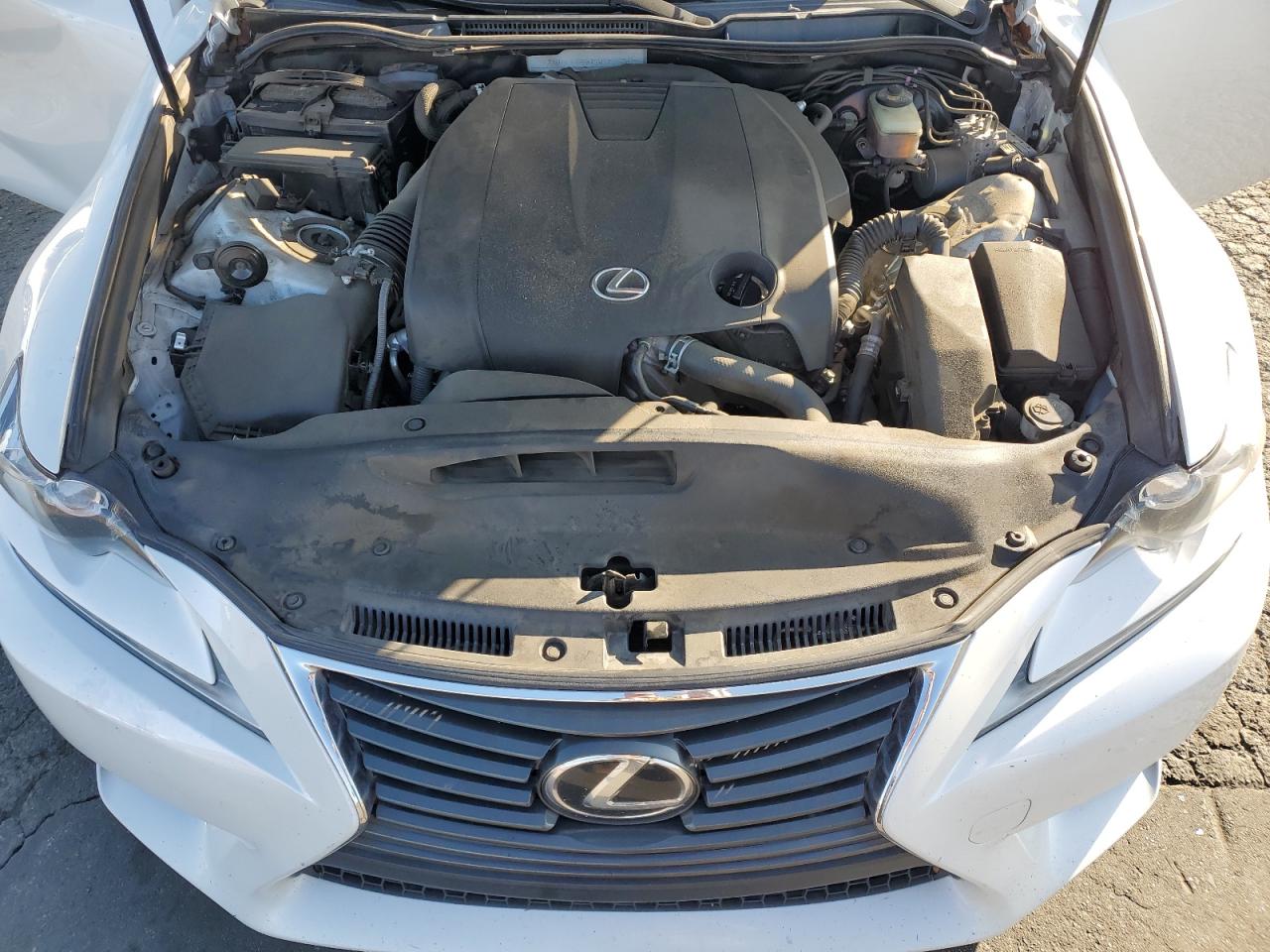 2015 Lexus IS - Image 12