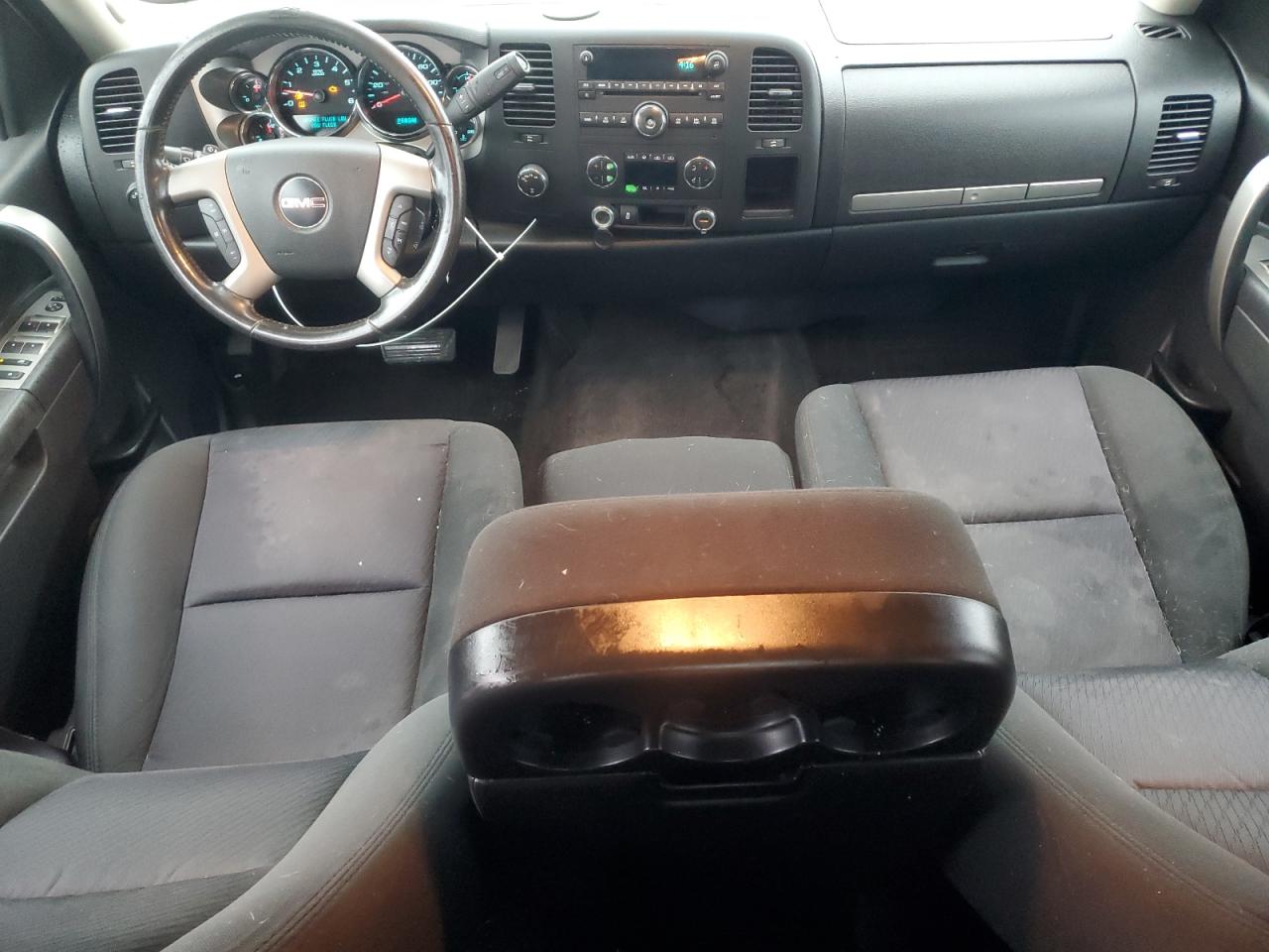 2011 GMC Sierra - Image 8