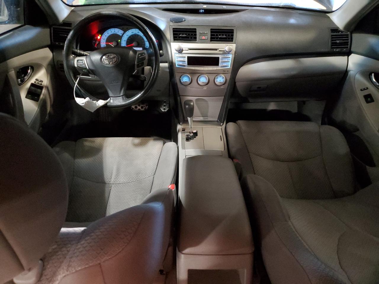 2010 Toyota Camry - Image 8